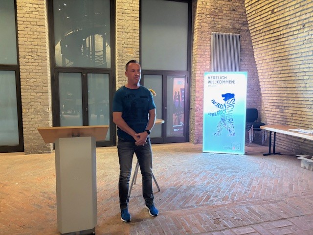 Herr Zampich, stellv. Vorsitzender des Personalrates und Vertrauensperson der schwerbehinderten Menschen, stellt seinen Arbeitsbereich vor.