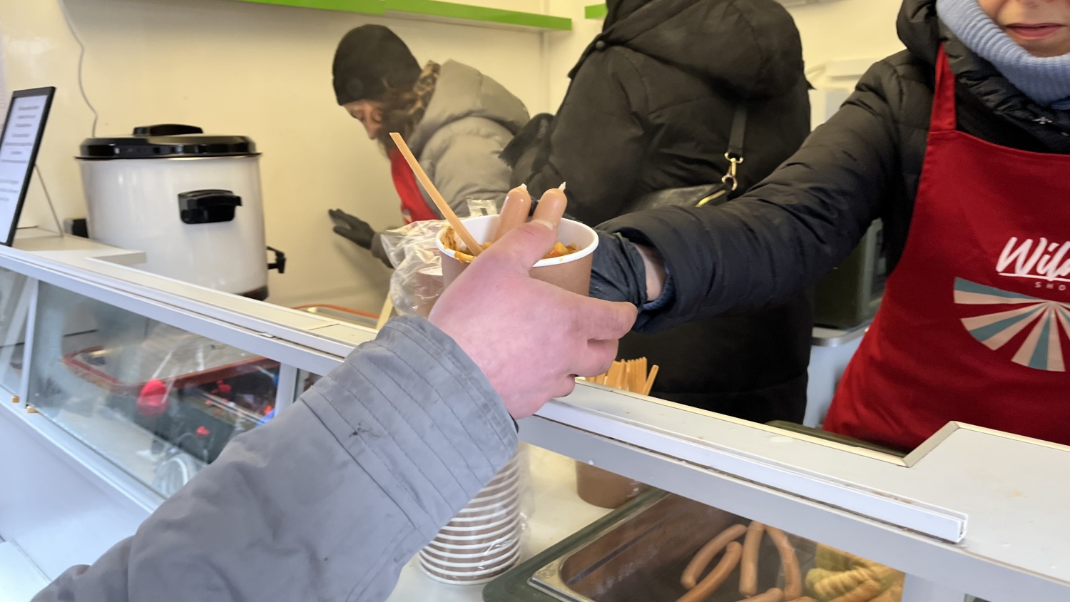 "Suppe auf Achse" bei der Bahnhofsmission am Bahnhof Zoo