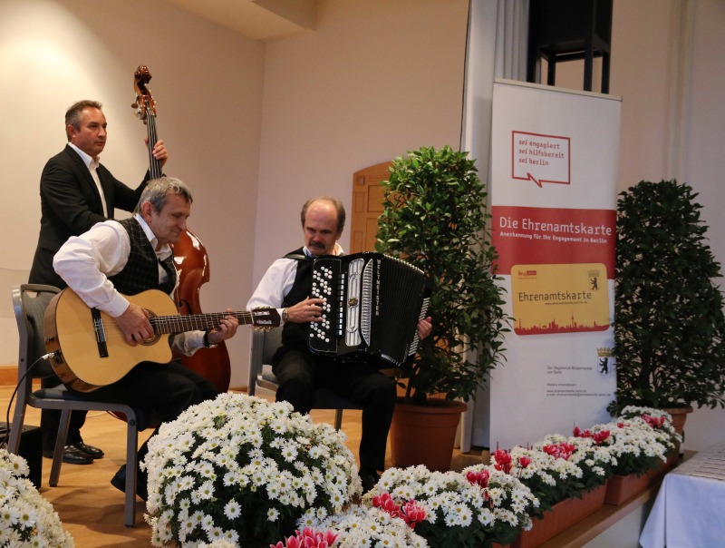 Verleihung der Ehrenamtskarte für Freiwillige aus Charlottenburg-Wilmersdorf am 30.10.2014
