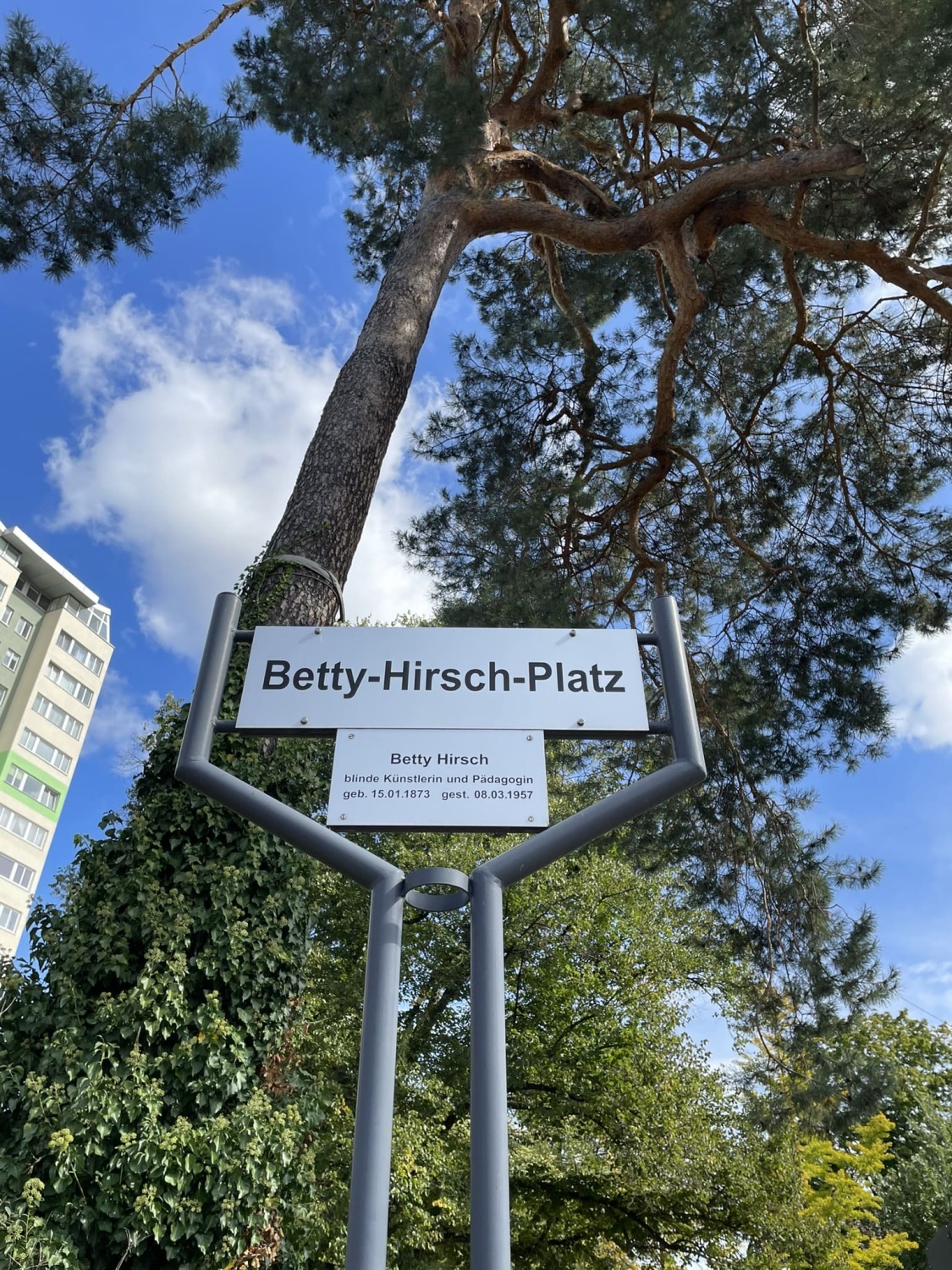 Betty-Hirsch-Platz