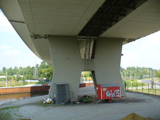 Rudolf-Wissell-Brücke - Pfeiler