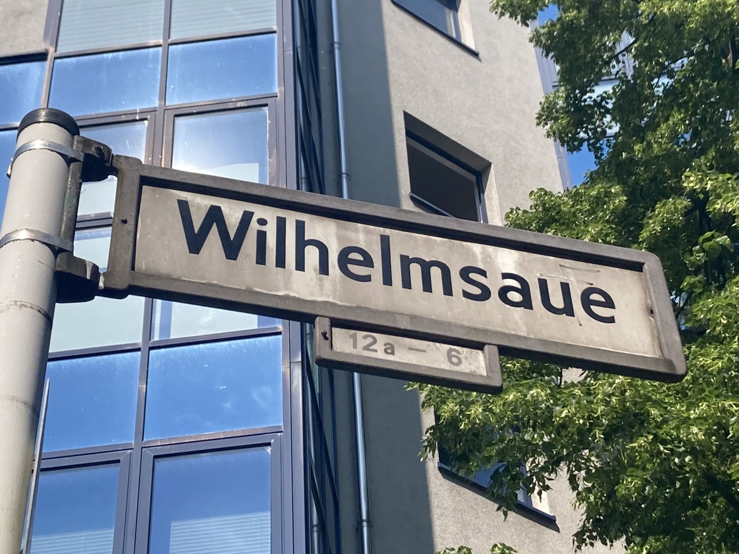 Straßenschild Wilhelmsaue