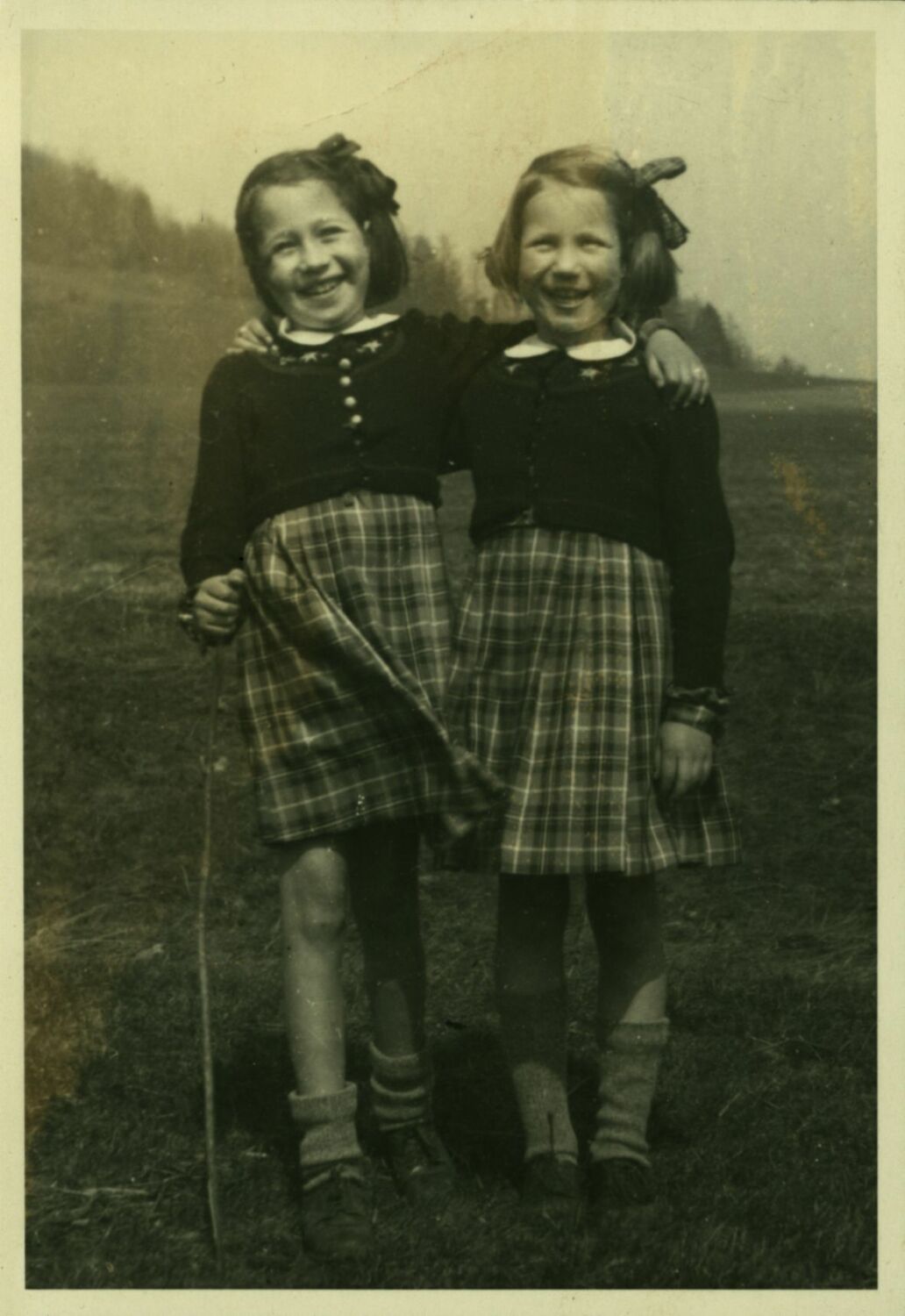 Die Zwillingsnichten Annemarie und Irene, F: Margarete Gerson, um 1938 