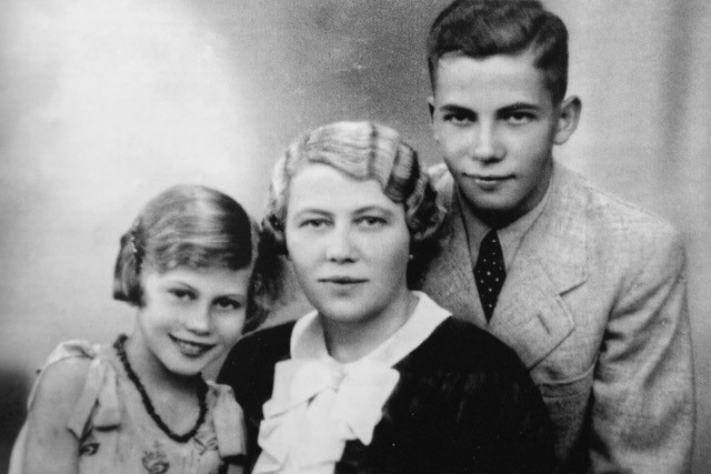 Ella, Ingeborg und Horst Hauschild