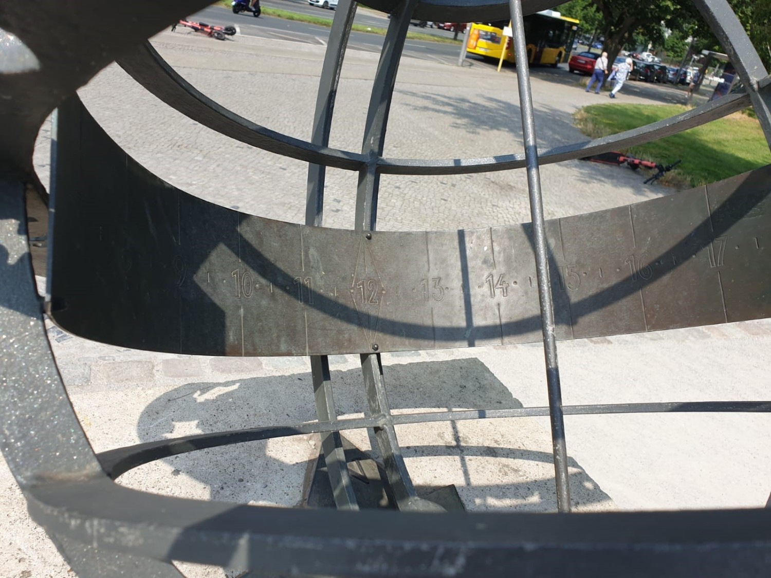 Sonnenuhr, inneres Ziffernblatt