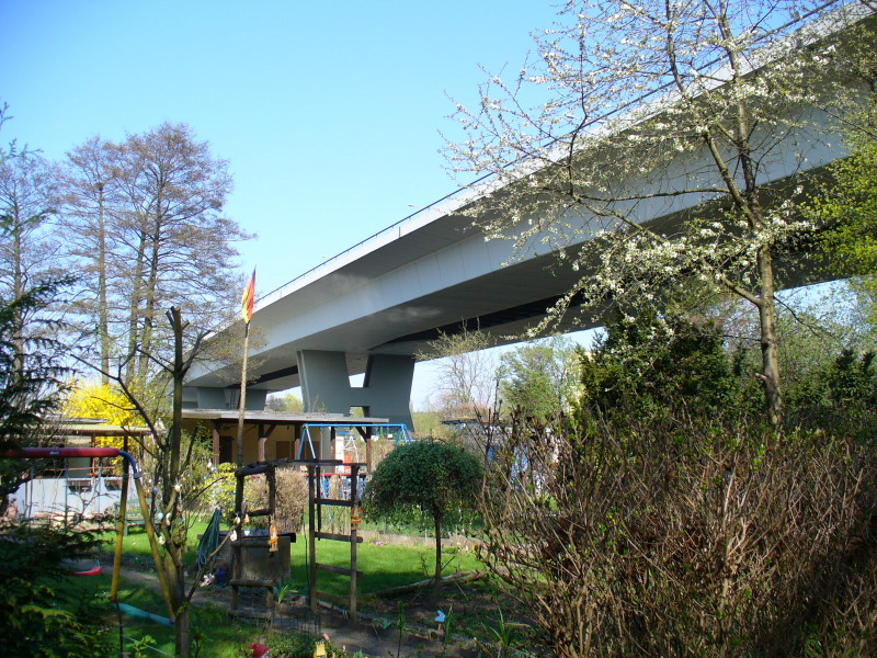 Unter der Rudolf-Wissell-Brücke