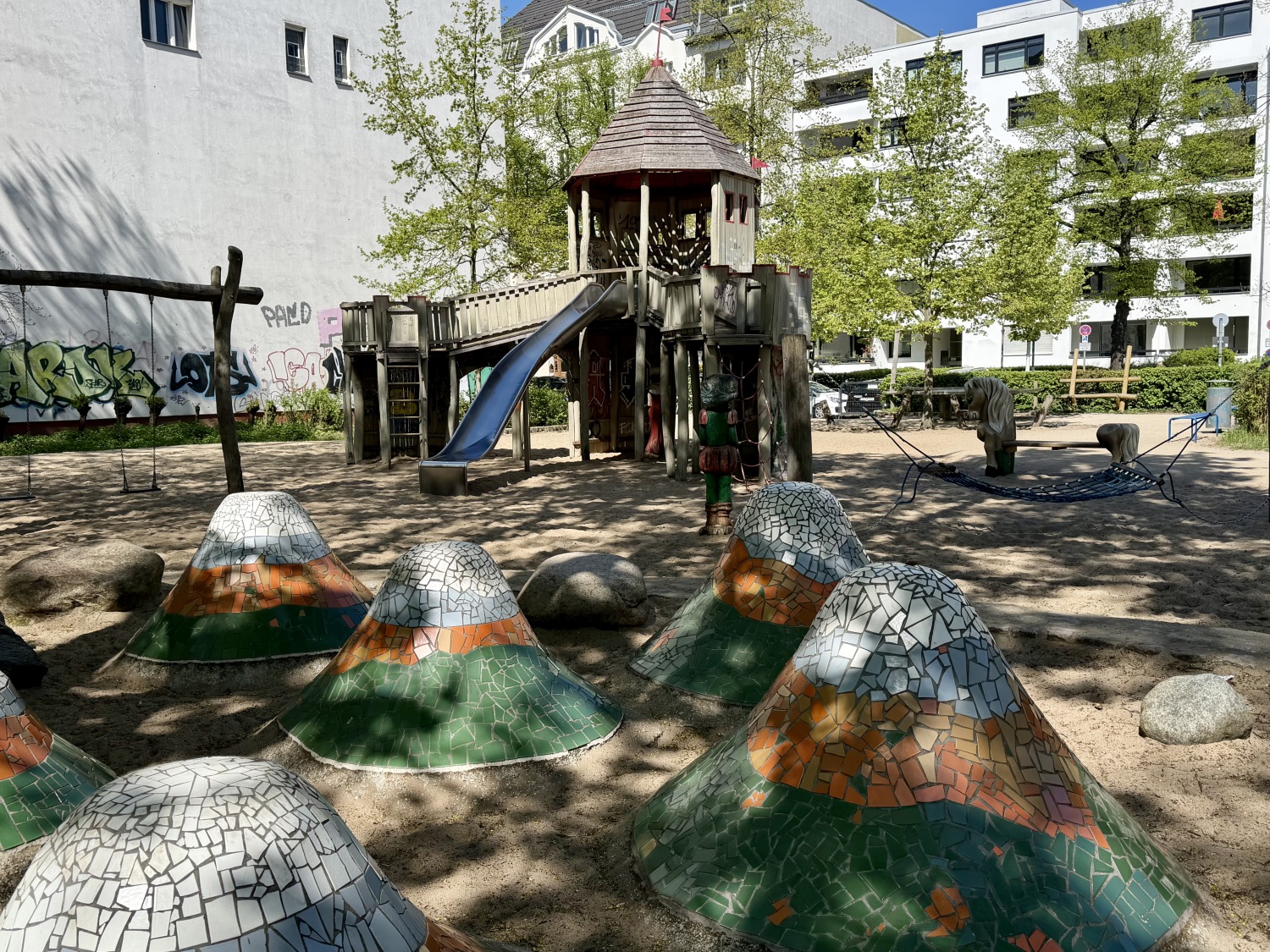 Spielplatz Mommsenstraße 48/49