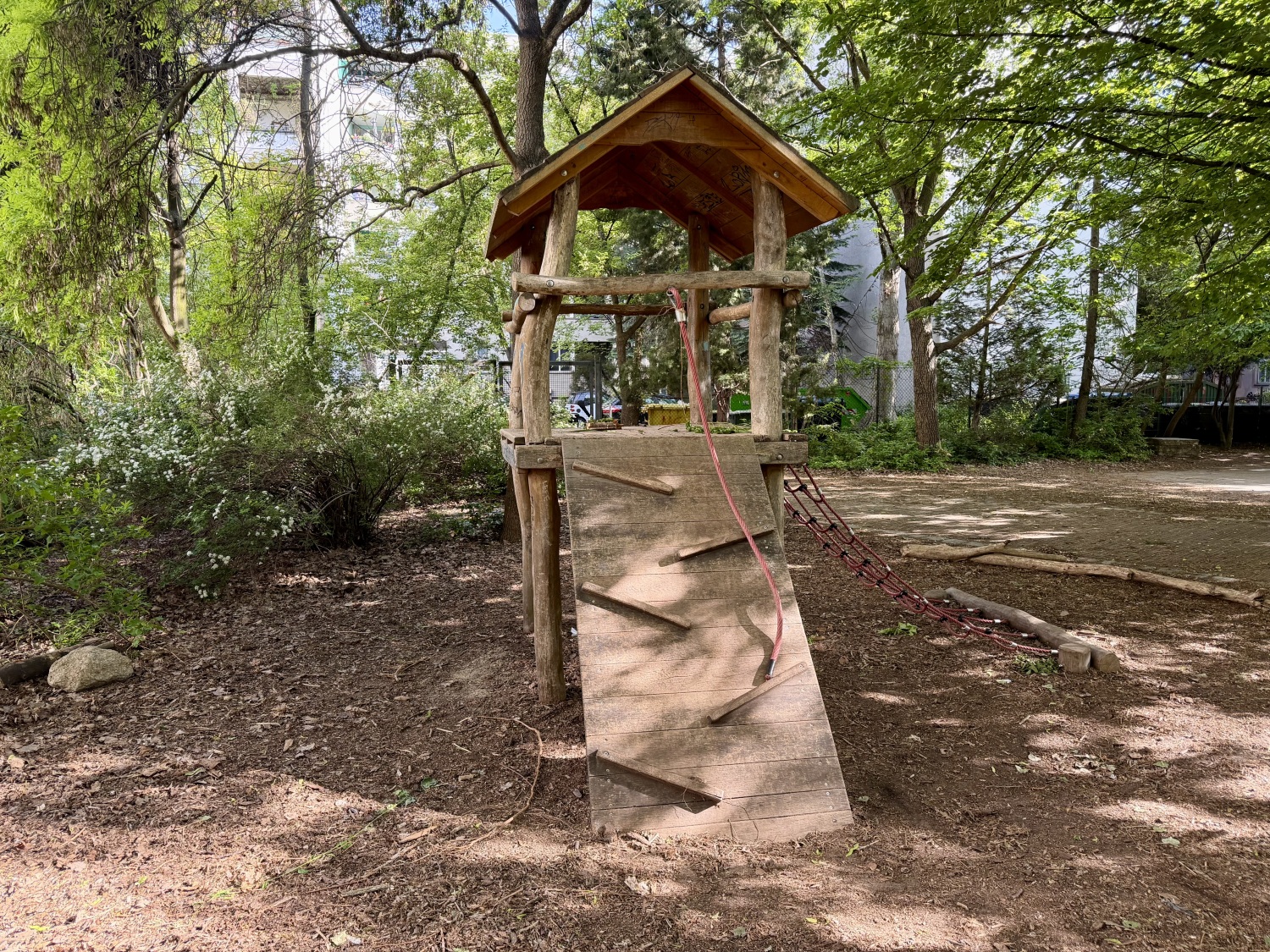 Spielplatz Danckelmannstraße 16