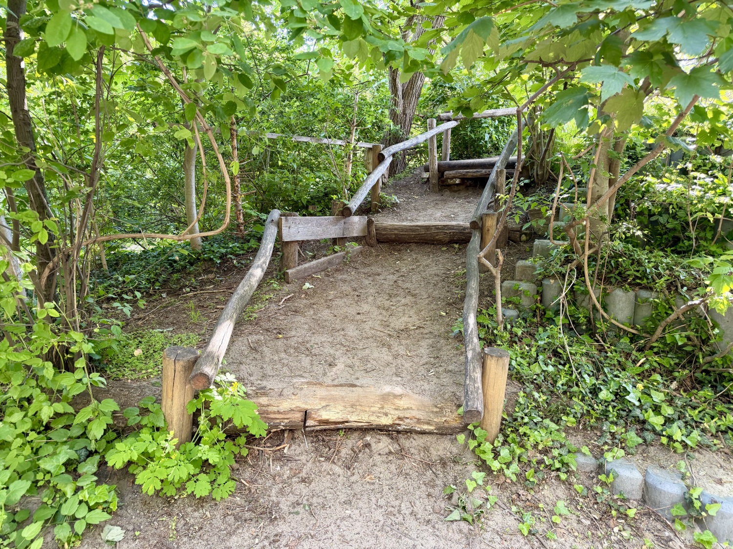 Spielplatz Danckelmannstraße 16