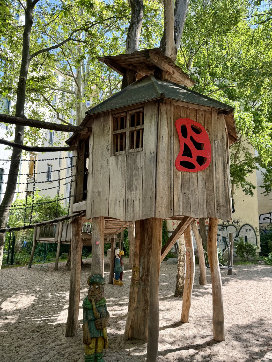 Spielplatz Knesebeckstraße 78/79