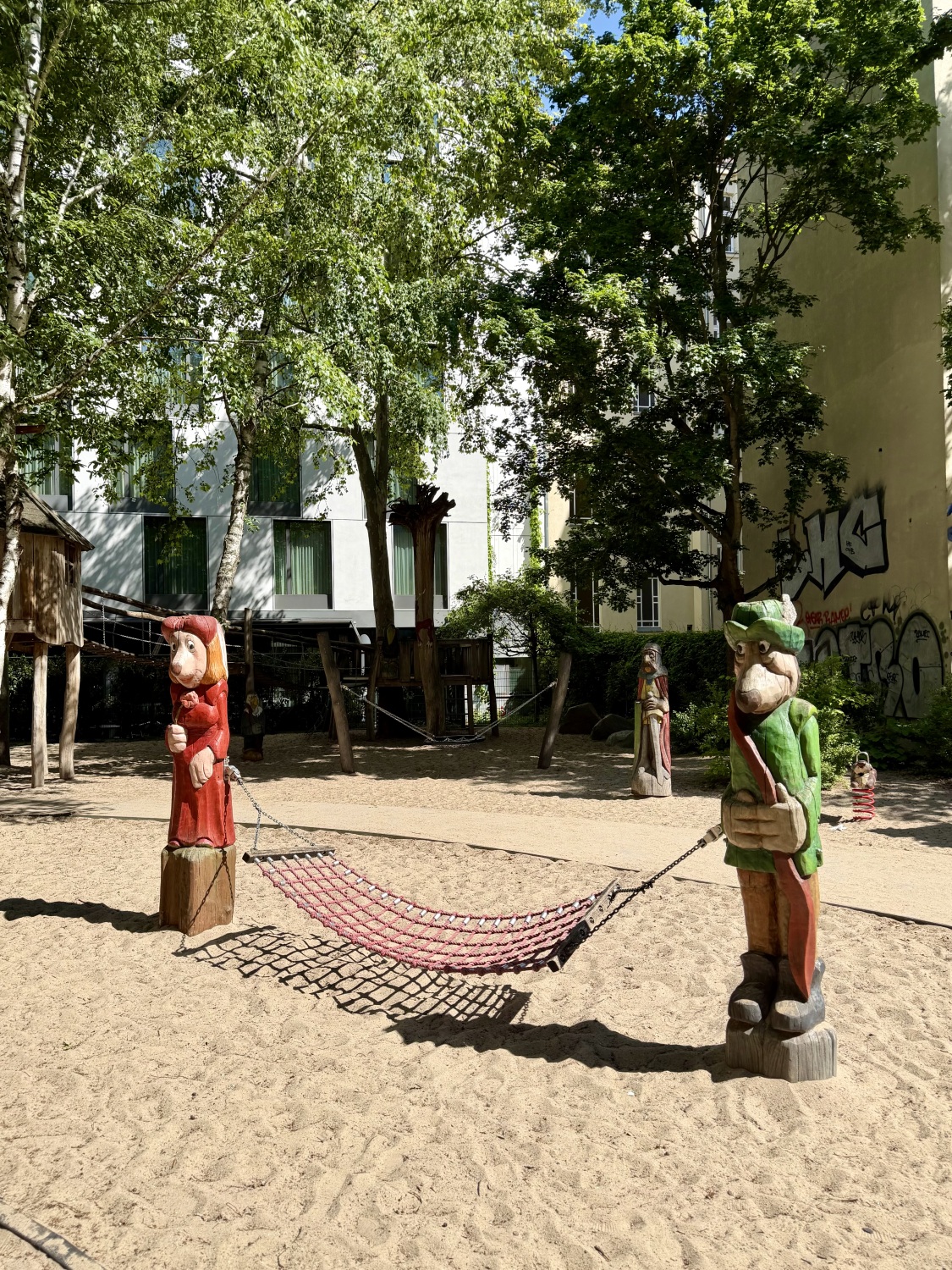 Spielplatz Knesebeckstraße 78/79