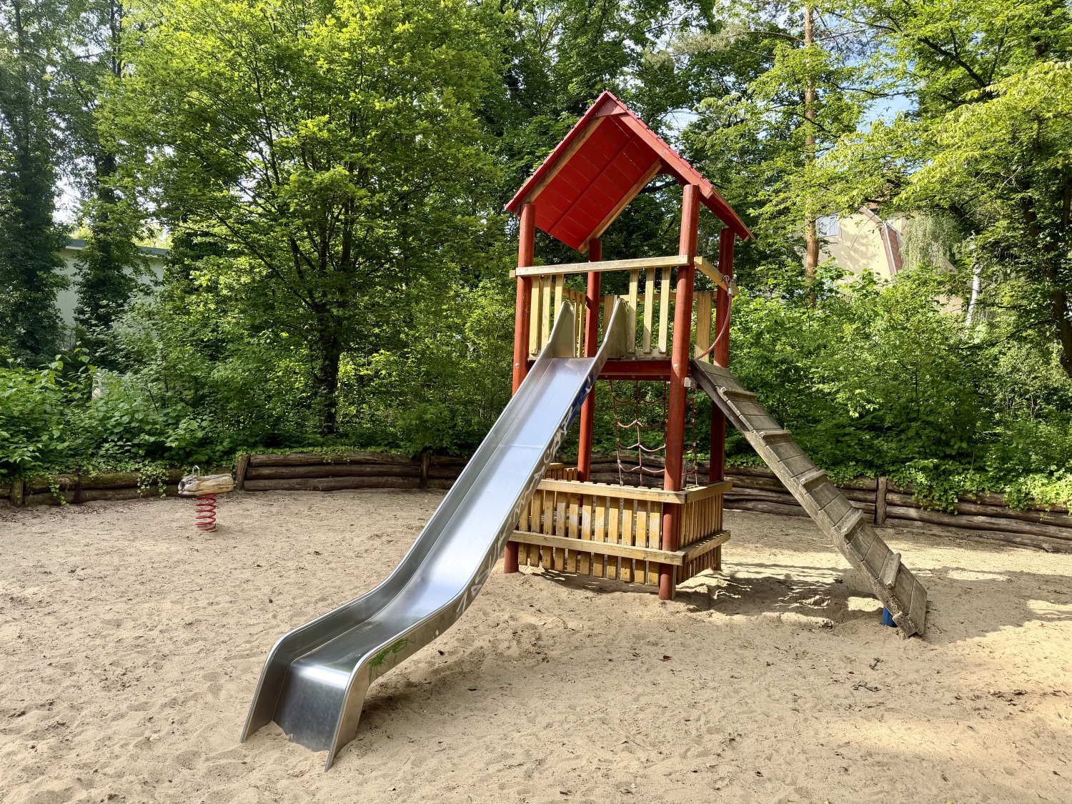 Spielplatz Fontanestraße 16
