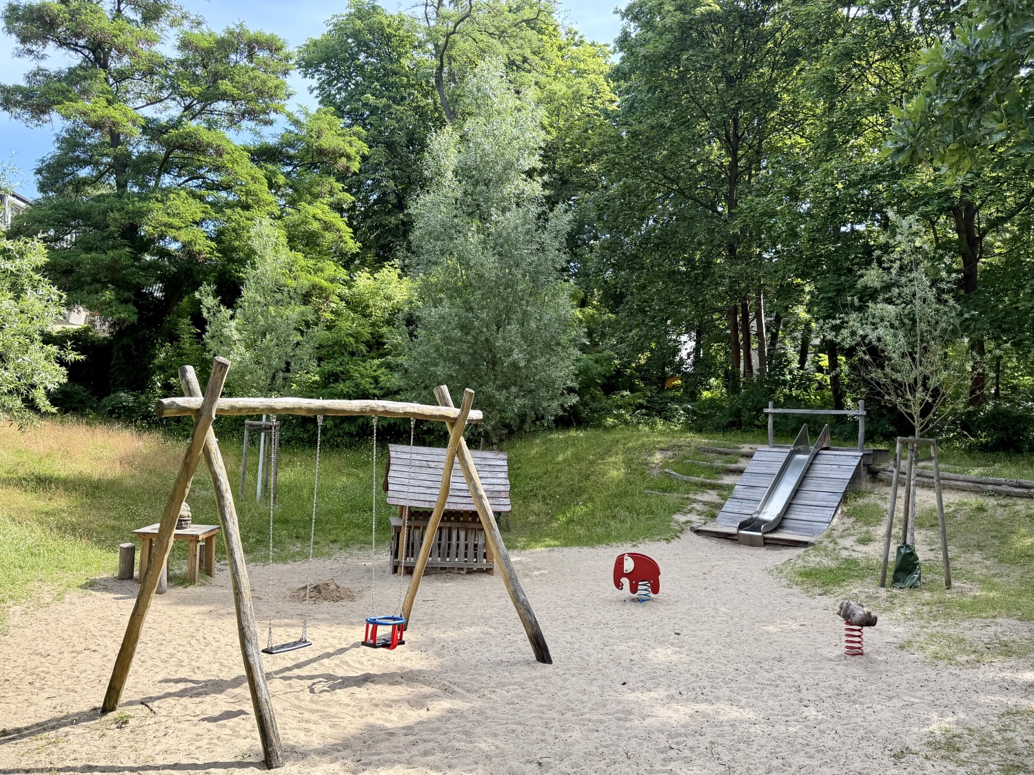 Spielplatz Warmbrunner Straße 6-8