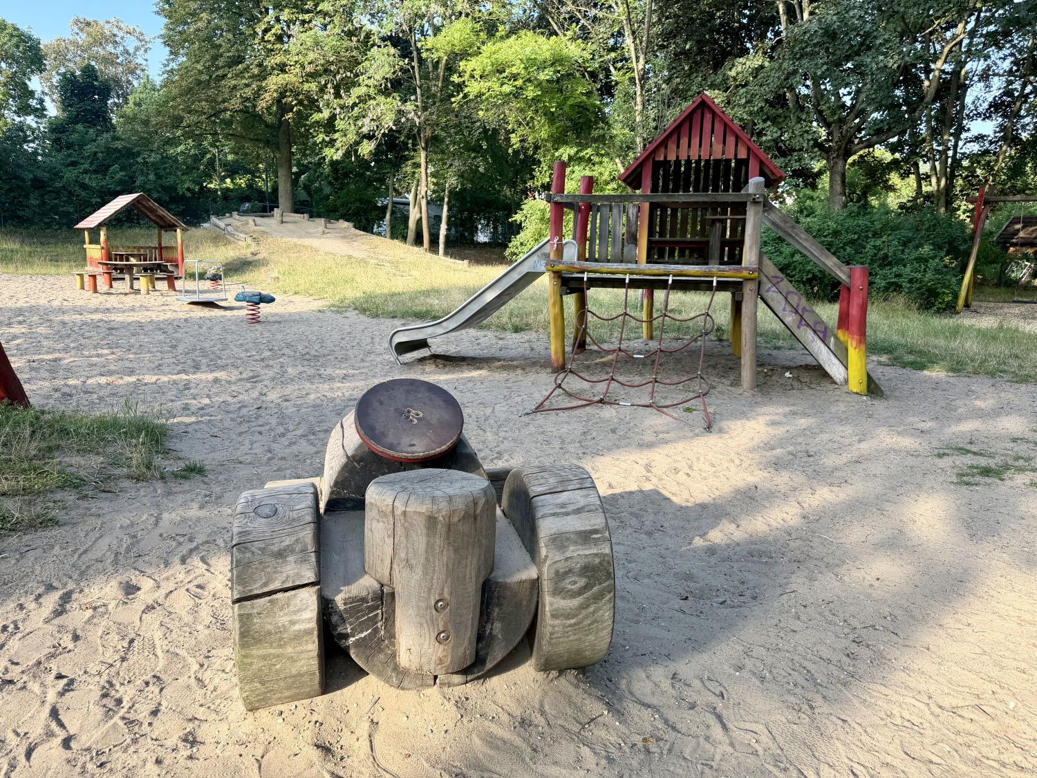 Spielplatz Wiesbadener Straße 36