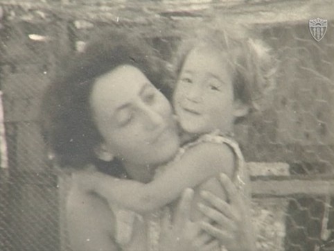 Abbildung 6: Hanna mit Daphna im Kindertagesheim in Tiberias, fotografiert circa 1949.