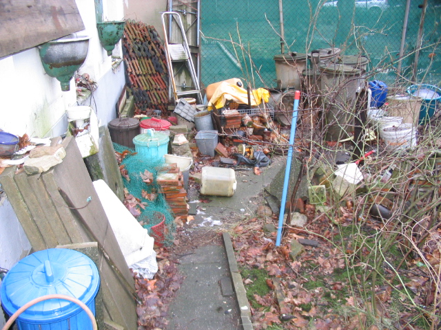 Abfall auf einem Privatgrundstück