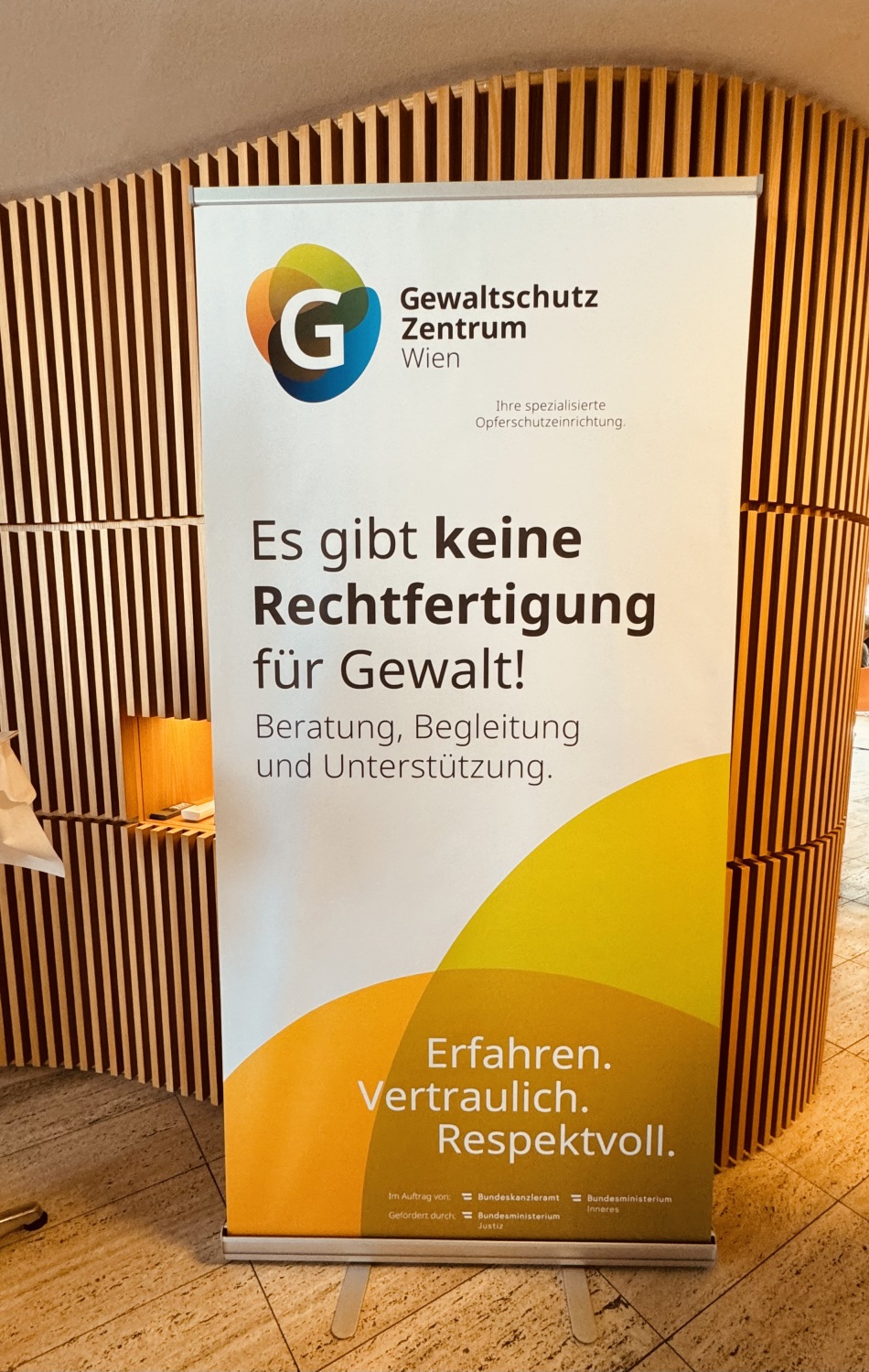 Eröffnung Gewaltschutzzentrum Roll-up