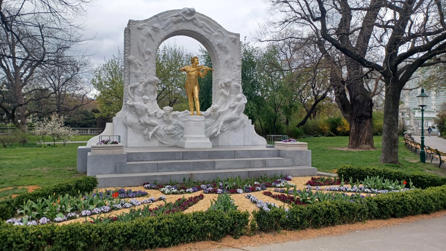 Johann-Strauß-Denkmal