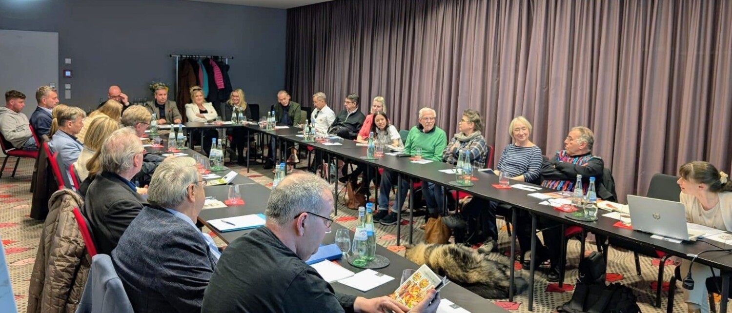 Teilnehmende der Dach-AG Bild 2