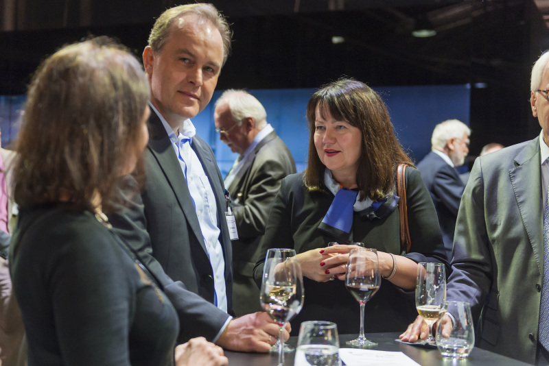 Es entwickeln sich dabei interessante Gespräche unter den Teilnehmenden.