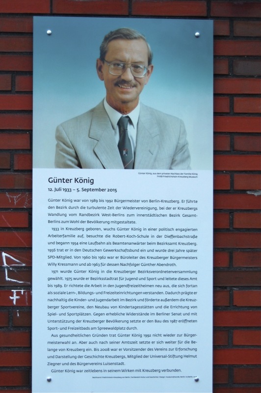 Einweihung der Gedenktafel für Günter König, ehemaliger Bürgermeister in Friedrichshain-Kreuzberg_08