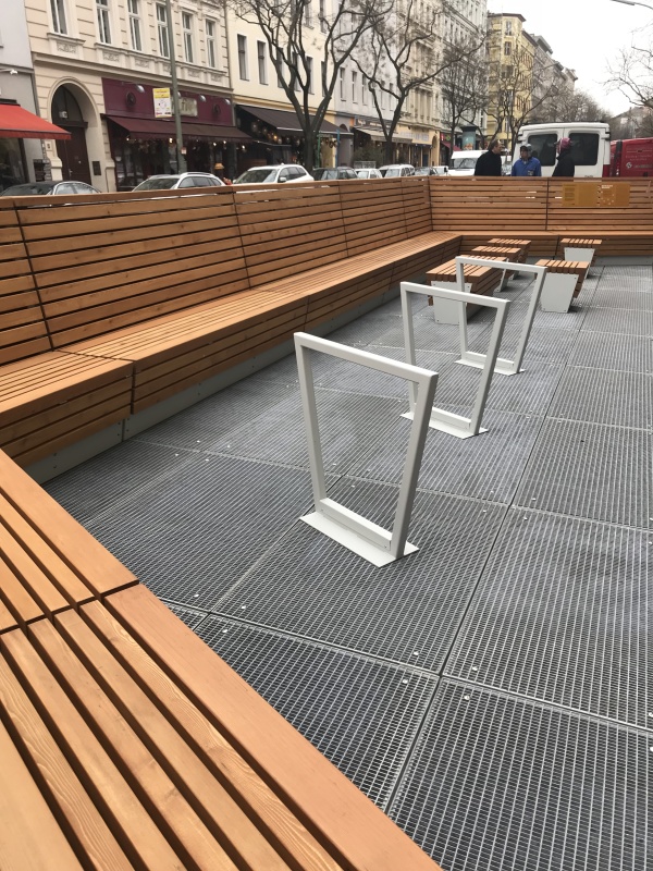 Einweihung Parklets Bergmanntraße