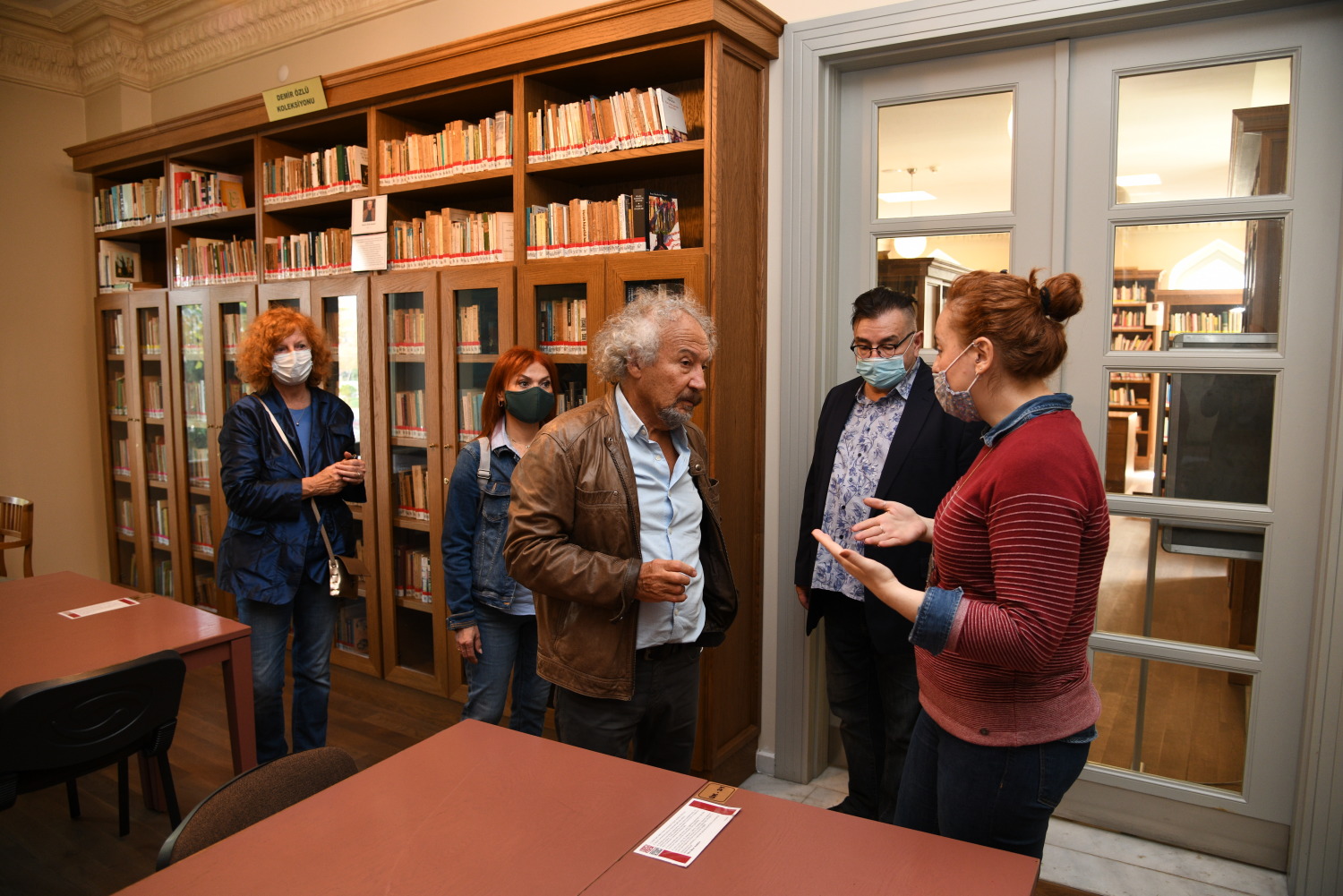 Besuch der Bibliothek über Stadtgeschichte, Kunst und Literatur