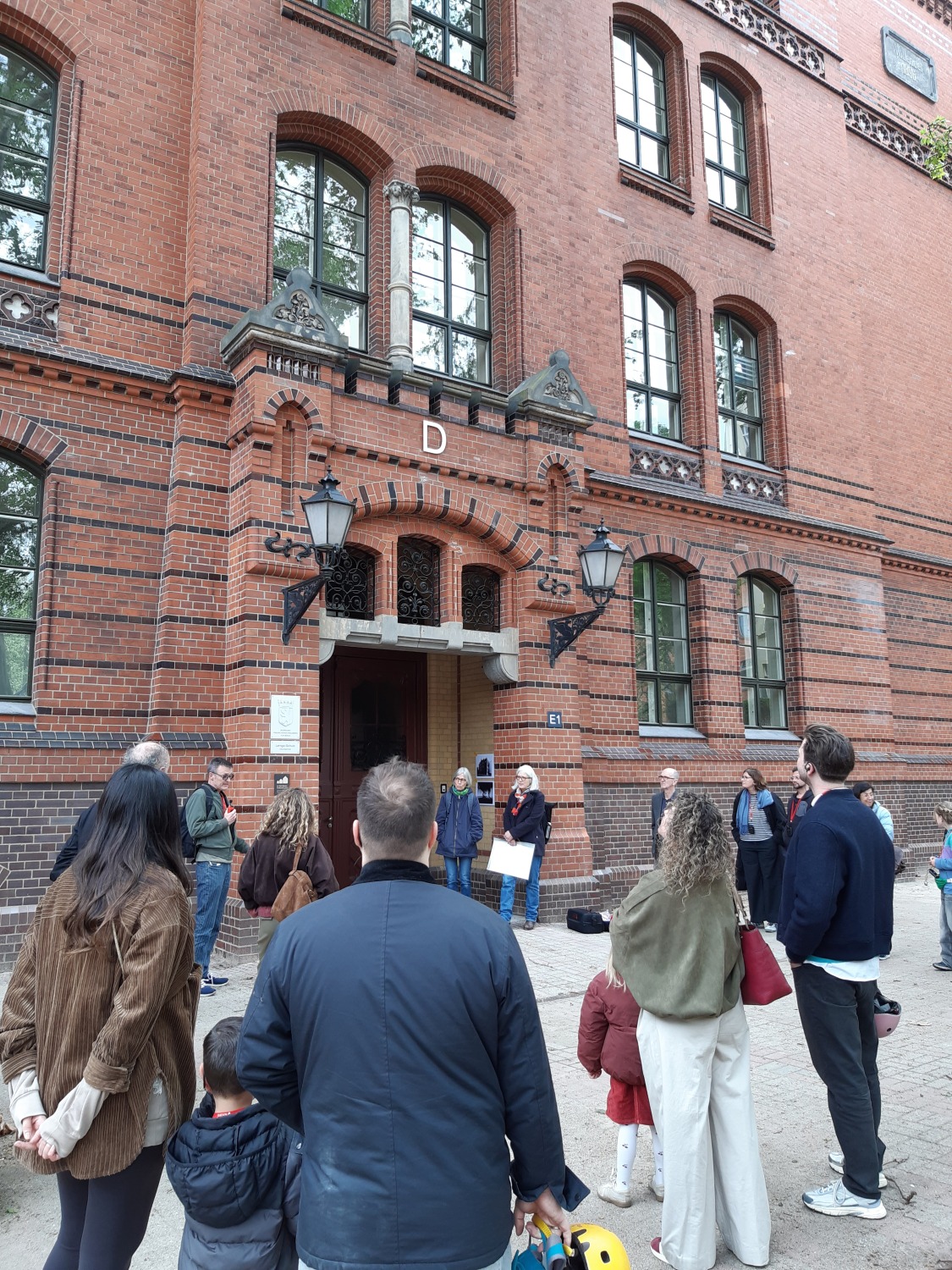 Lemgo-Grundschule, Hofgebäude - beim öffentlichen Rundgang am Tag der Städtebauförderung 09.05.2026