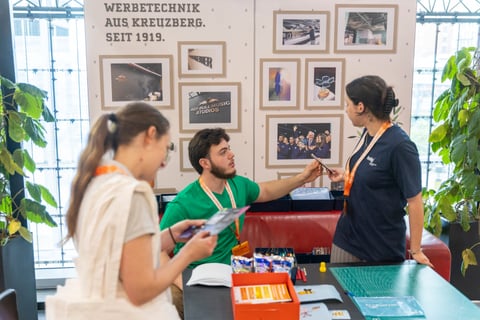 Schülerin bei Hruby Webetechnik