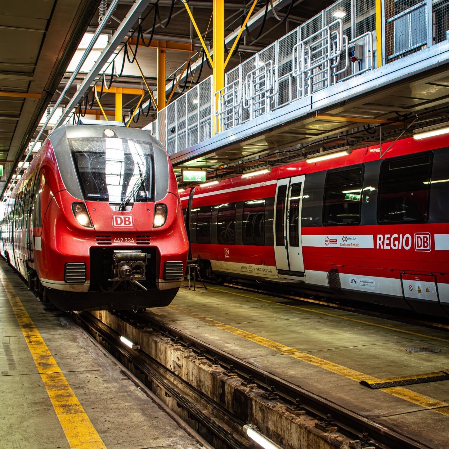 Regionalbahnen in der Werkshalle