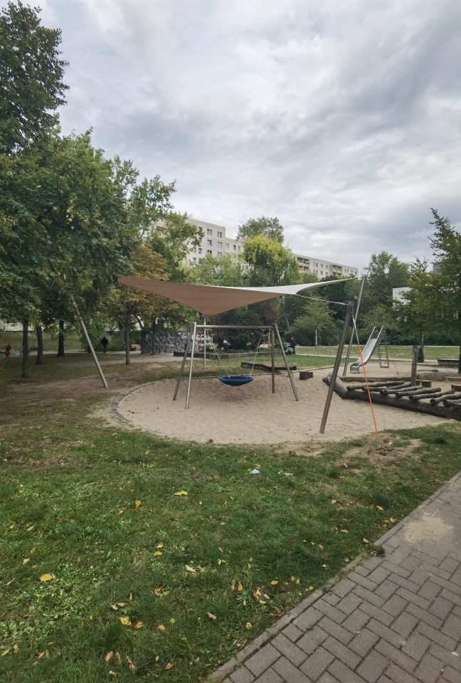 Spielplatz Paul-Zobel-Straße mit Sonnensegel