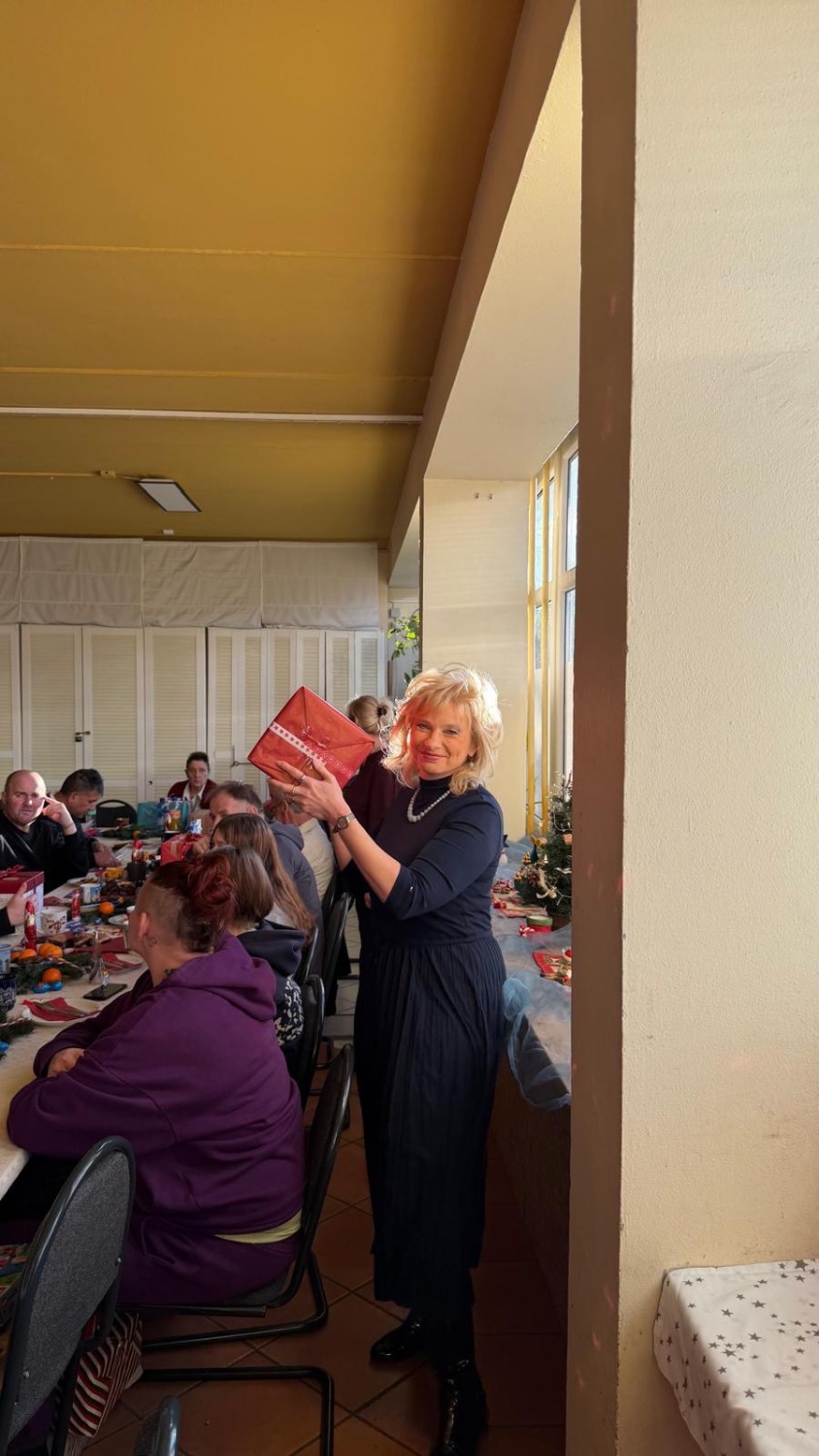 2025-12-24 Weihnachtsfeier Obdachlosenunterkunft Hohenschönhausen