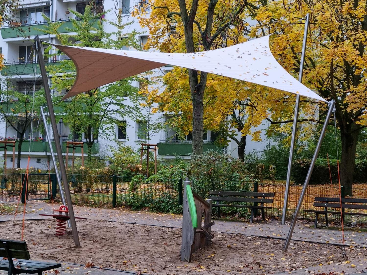 Sonnensegel in der Schwarzmeerstraße