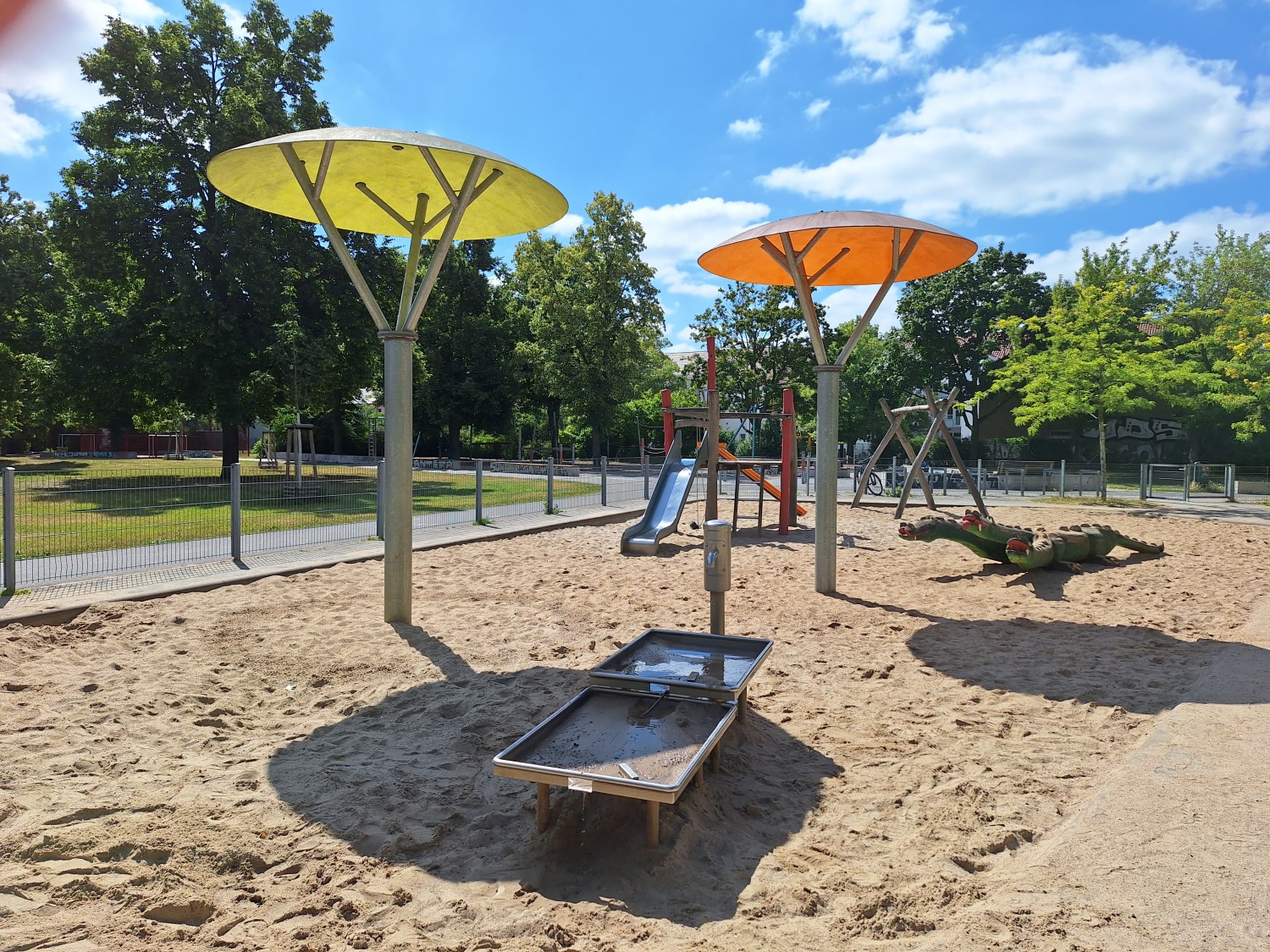 Wasserpumpe auf dem Nibelungenspielplatz in der Hagenstraße in Lichtenberg