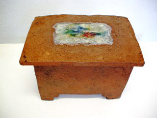 Dose mit Glaseinlage im Deckel