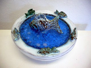 Dose mit Glaseinlage im Deckel