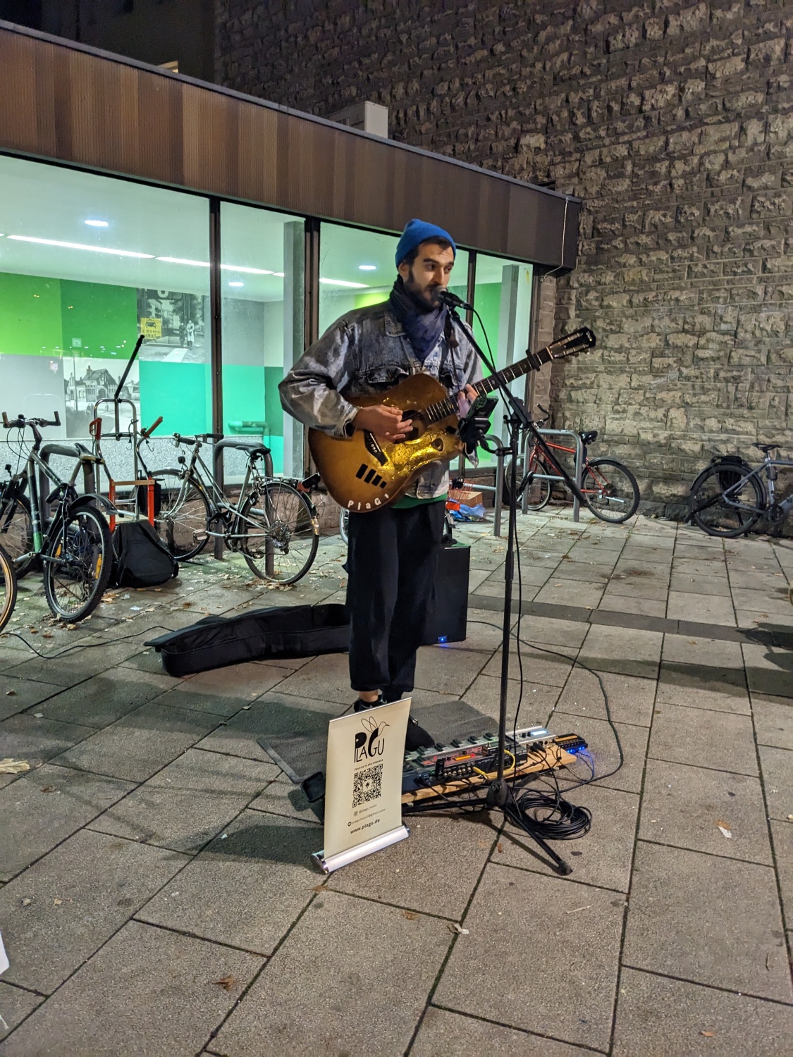 PlaGu beim Auftritt zur Eröffnung der Winterbeleuchtung in der Weitlingstraße