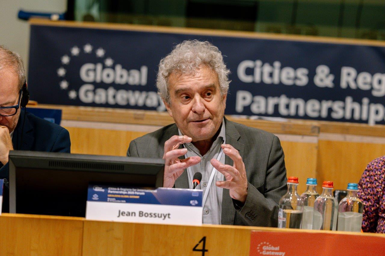 Jean Bossuyt (Mitarbeiter des ECDPM) - Vorstellung des neuen Narrativs zur dezentralen Zusammenarbeit