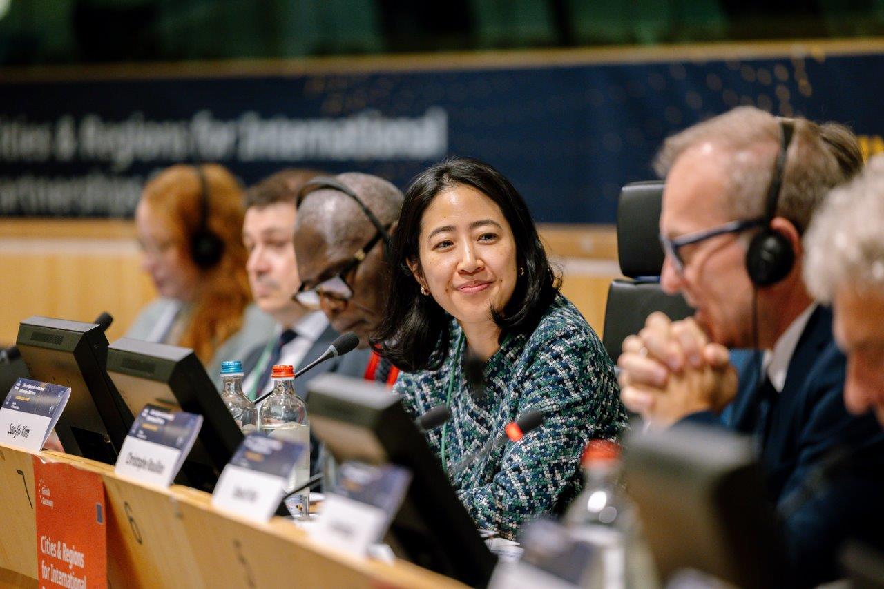 Vorsitzende: Soo-Jin KIM, stellvertretende Leiterin der Abteilung Städte, Stadtpolitik und nachhaltige Entwicklung, OECD-Zentrum für Unternehmertum, KMU, Regionen und Städte