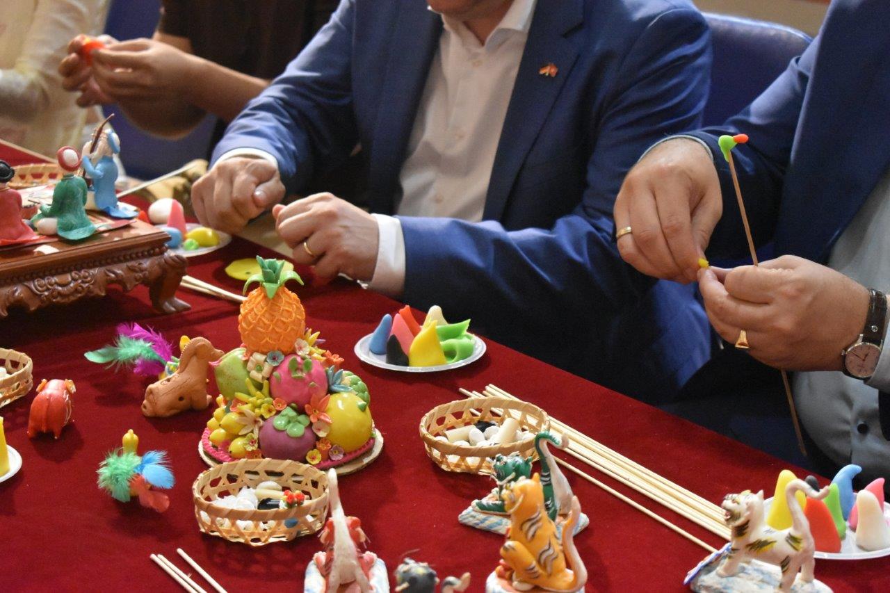 Besuch und Teilnahme eines Kunstworkshops als Beispiel der Kreativwirtschaft Hoan Kiems