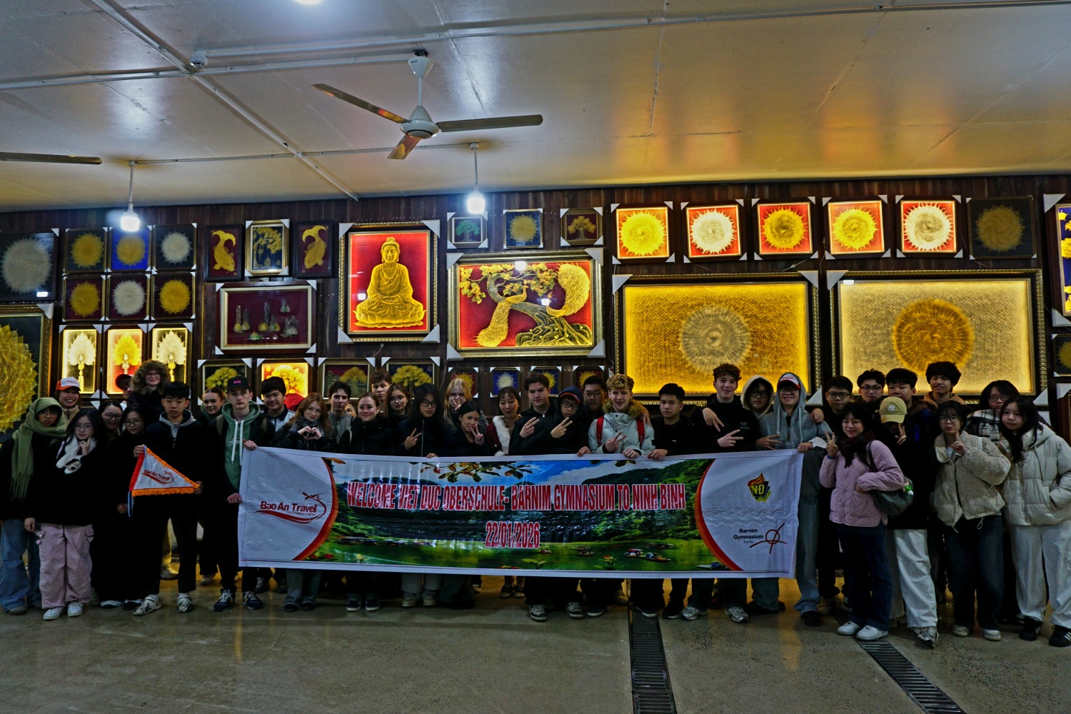 Gruppenfoto der vietnamesischen und deutschen Austauschgruppen, Ninh Binh