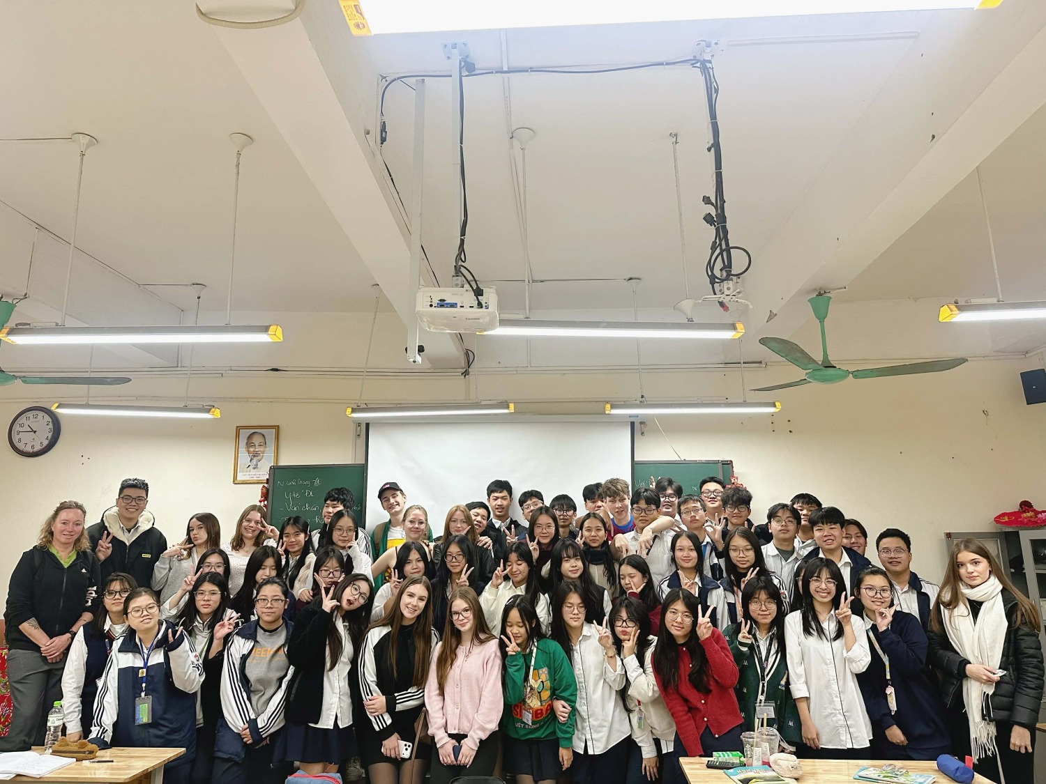 Gruppenfoto nach dem Unterricht in der Viet Duc Oberschule