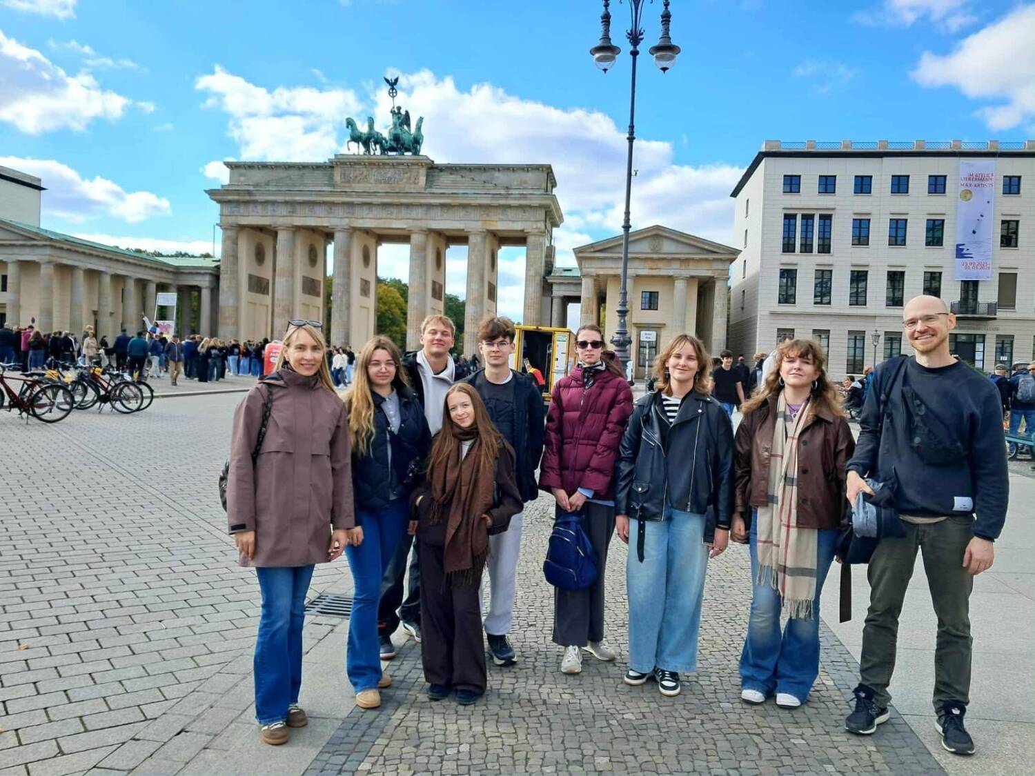 Gäste aus Jurbarkas vor dem Brandenburger Tor
