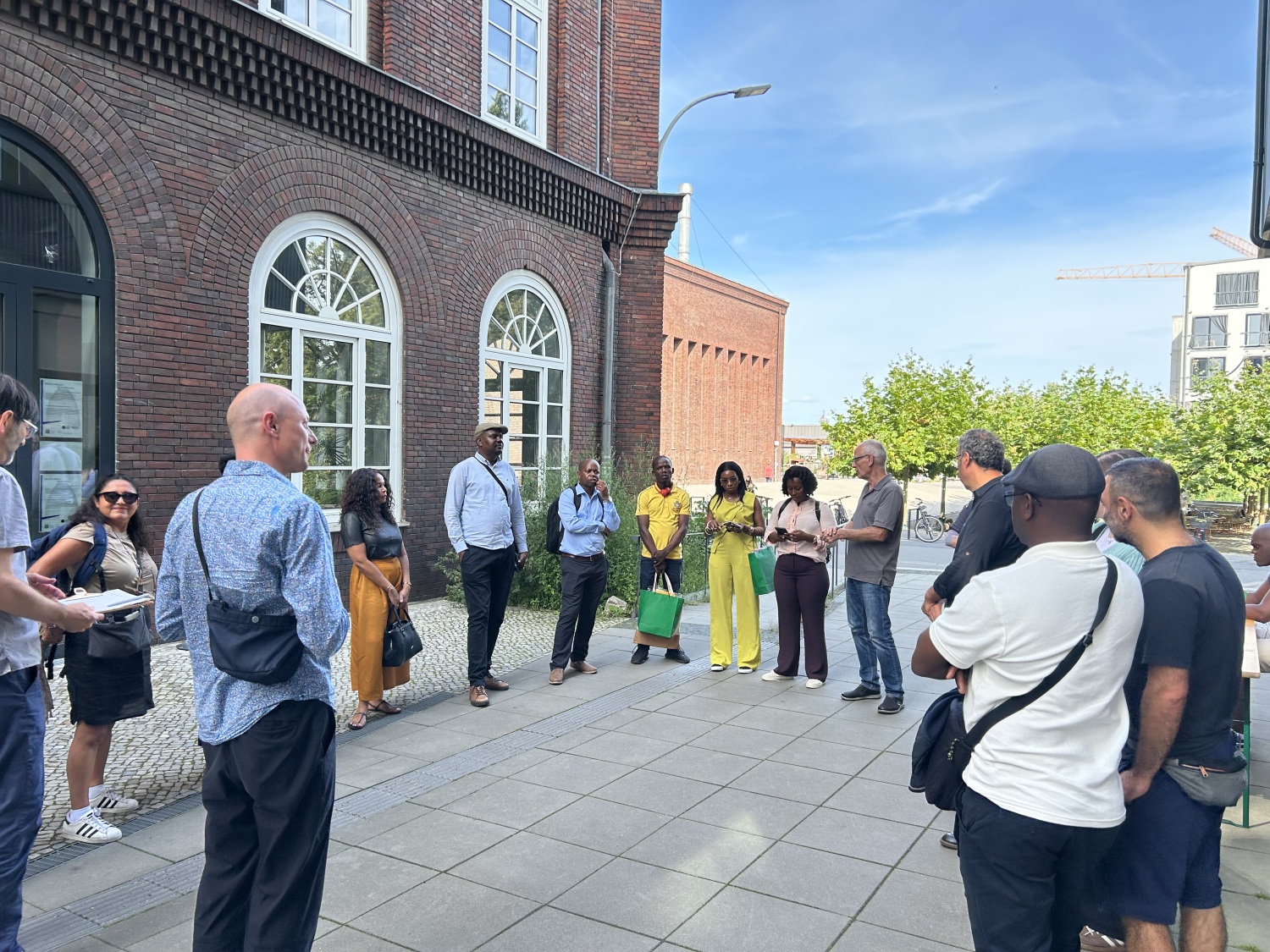 Besuch im Berlin Global Village