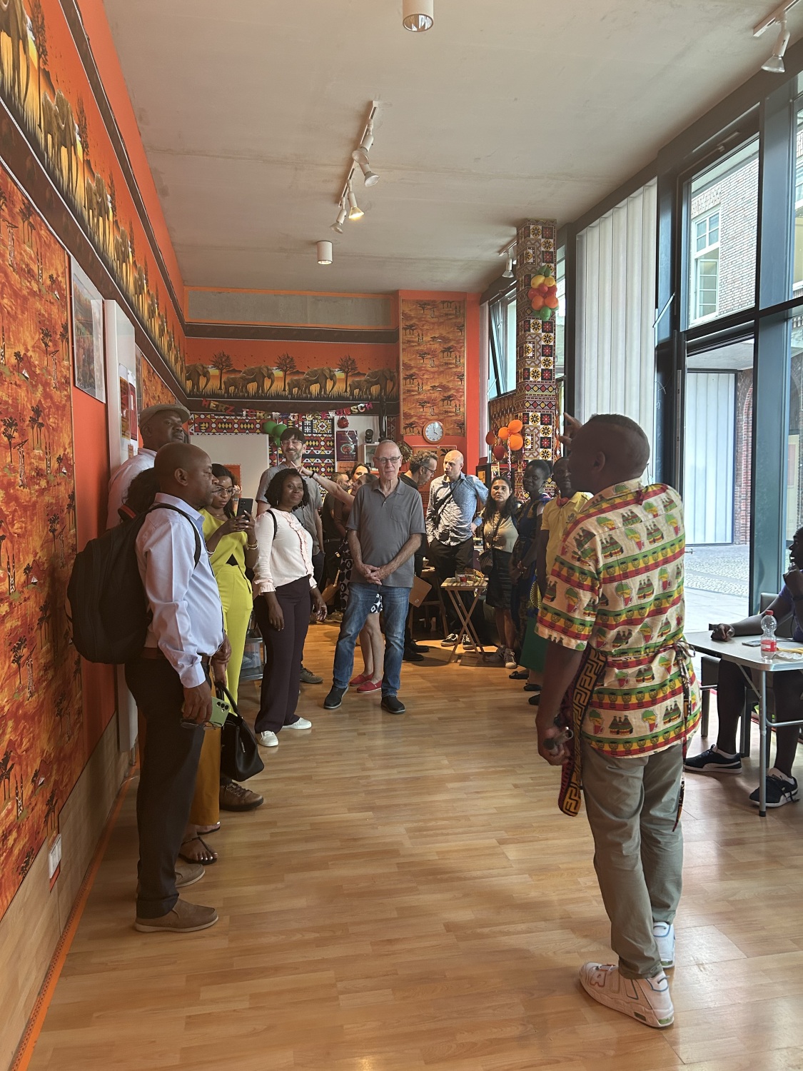 Besuch im Berlin Global Village