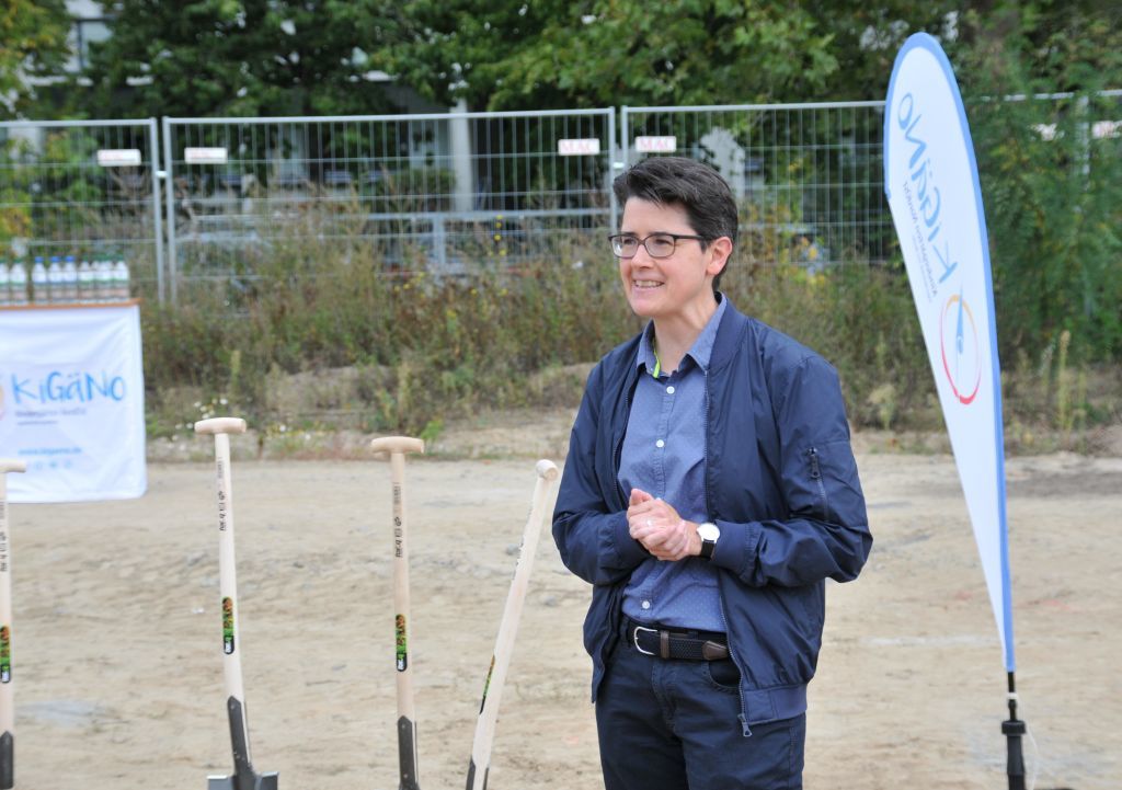 1. Spatenstich Kita Havelländer Ring - Dr. Sandra Obermeyer bei der Ansprache