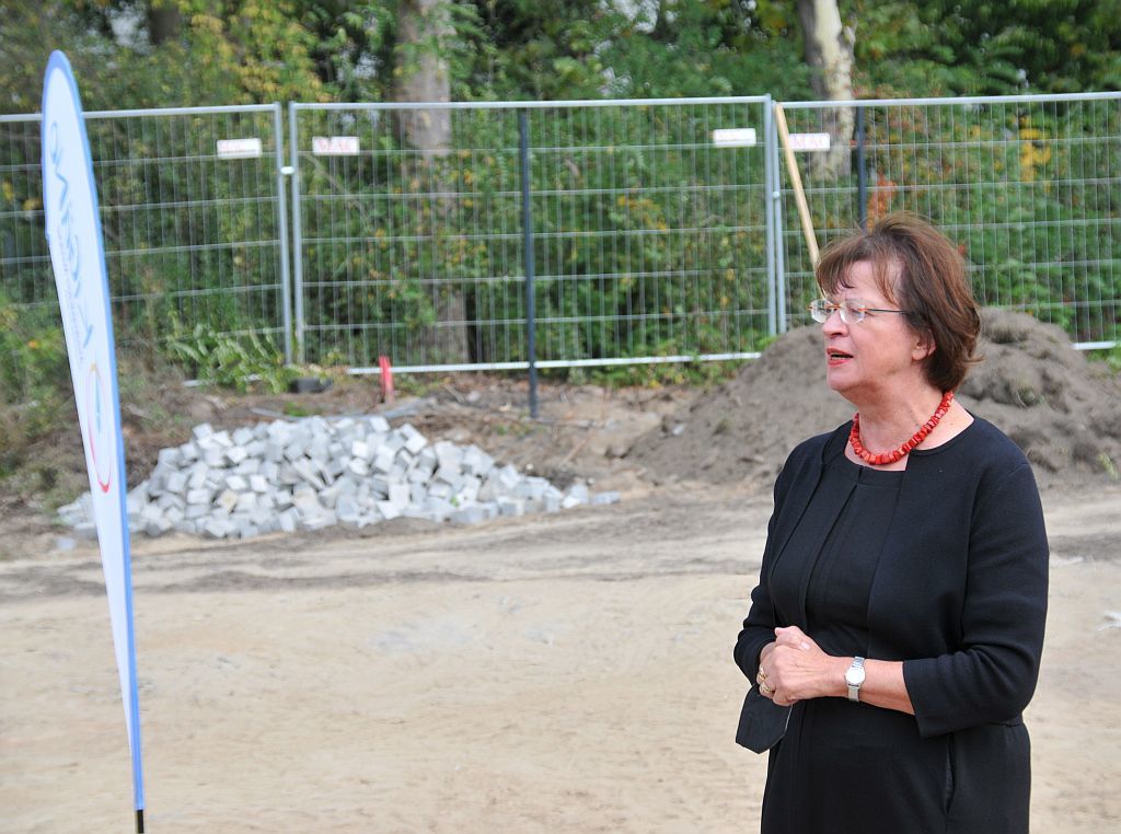 1. Spatenstich Kita Havelländer Ring - Staatssekräterin Sigrid Klebba bei ihrer Ansprache