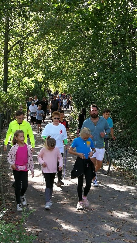 Bundestagsvizepräsidentin Petra Pau beim Stundenlauf 2019