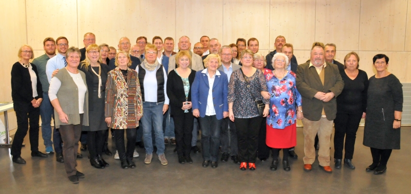 Die Bezirksverordnetenversammlung Marzahn-Hellersdorf dankt den ehrenamtlich Tätigen 2018 - Gruppenbild