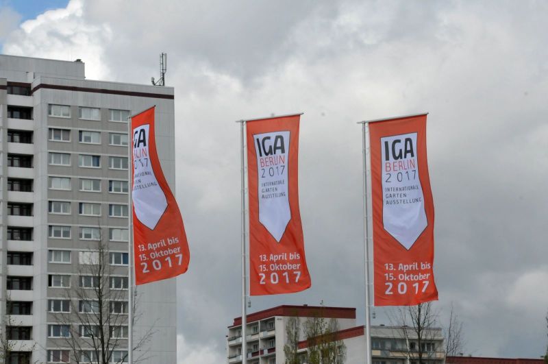 Die IGA Berlin 2017 - IGA-Banner im Wind